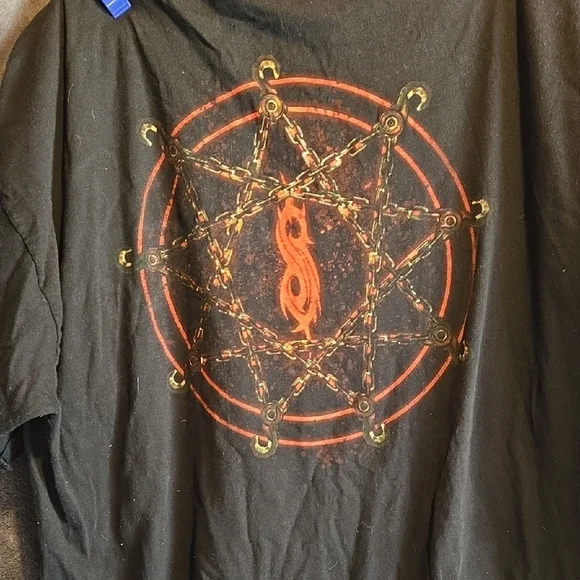 Slipknot Black and Red Graphic Tee - Picture 2 of 3
